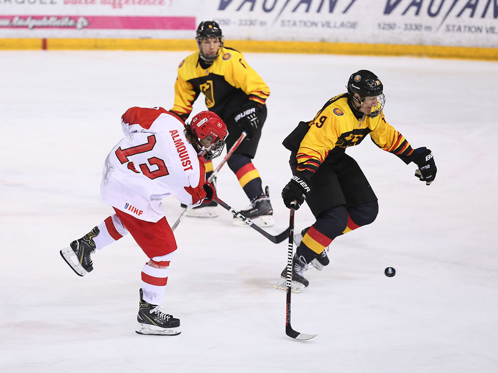 Hockey germany. Юниорская сборная Германии по хоккею. Хоккей юниорский Чемпионат мира 2021. Шведская лига по хоккею. Немецкая хоккейная лига Кубок.